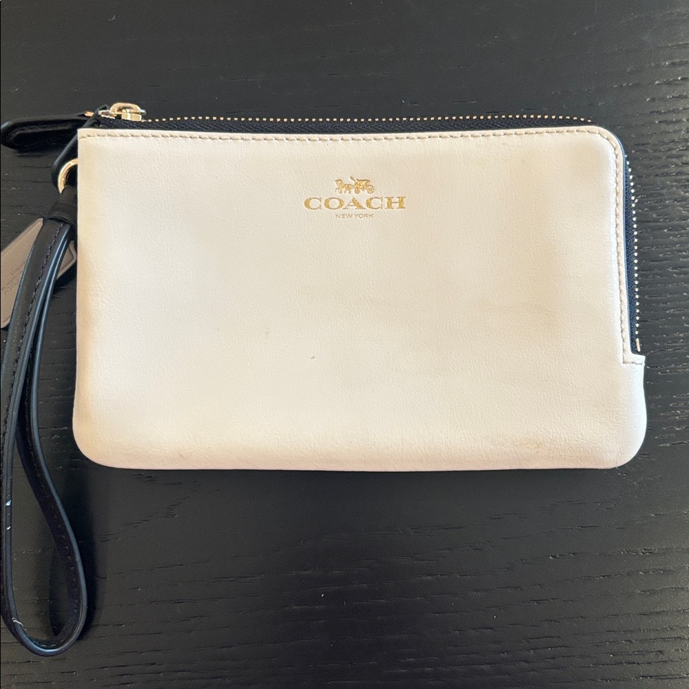 NWOT Coach Wristlet